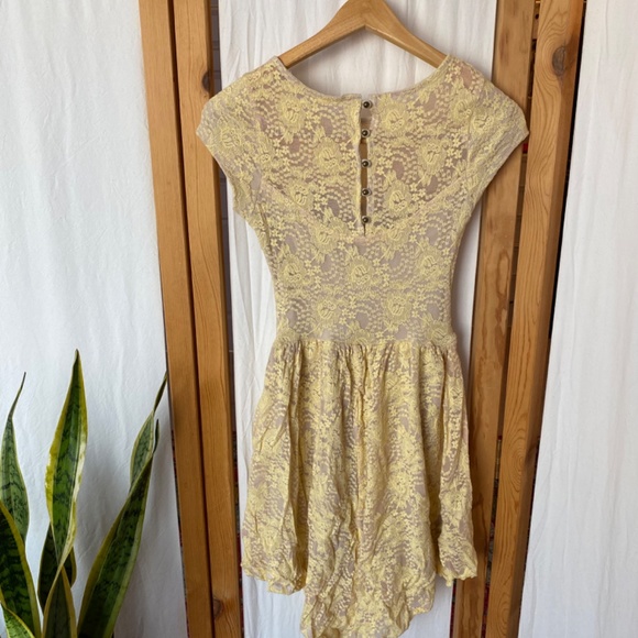 Boho yellow lace mini dress - Picture 4 of 8